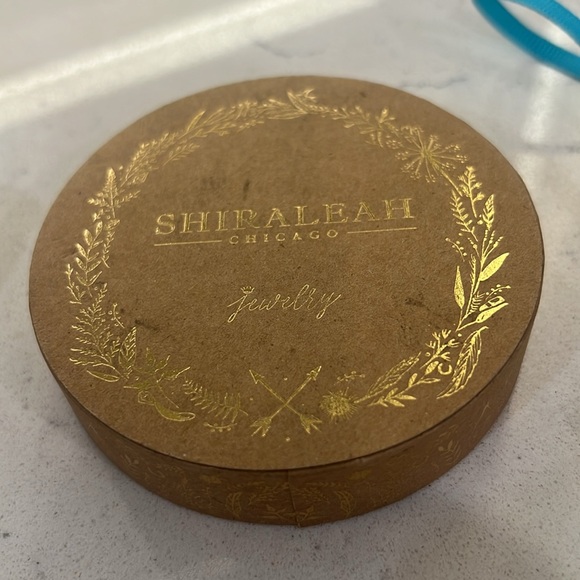 🐿️ 5 for $20 (any jewelry w squirrel)
Gold Bangle w Ivory Tassels about 5 1/2-6 - Picture 2 of 7